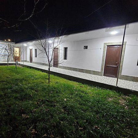 Galstyans Hotels Zvartnots Airport P'arak'ar エクステリア 写真