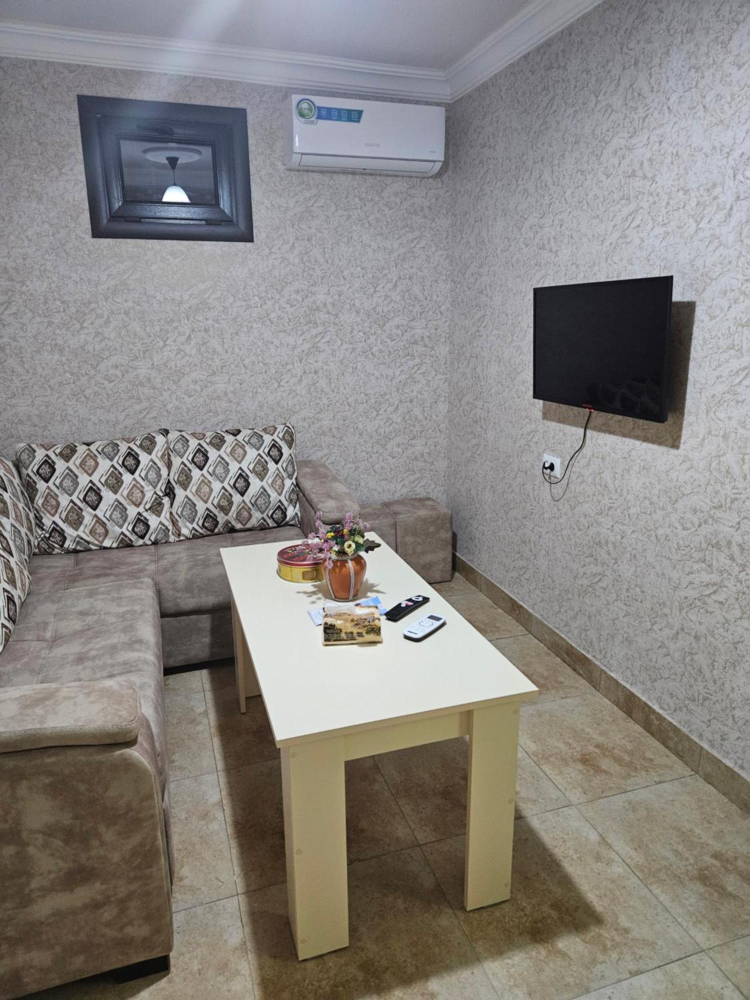 Galstyans Hotels Zvartnots Airport P'arak'ar エクステリア 写真